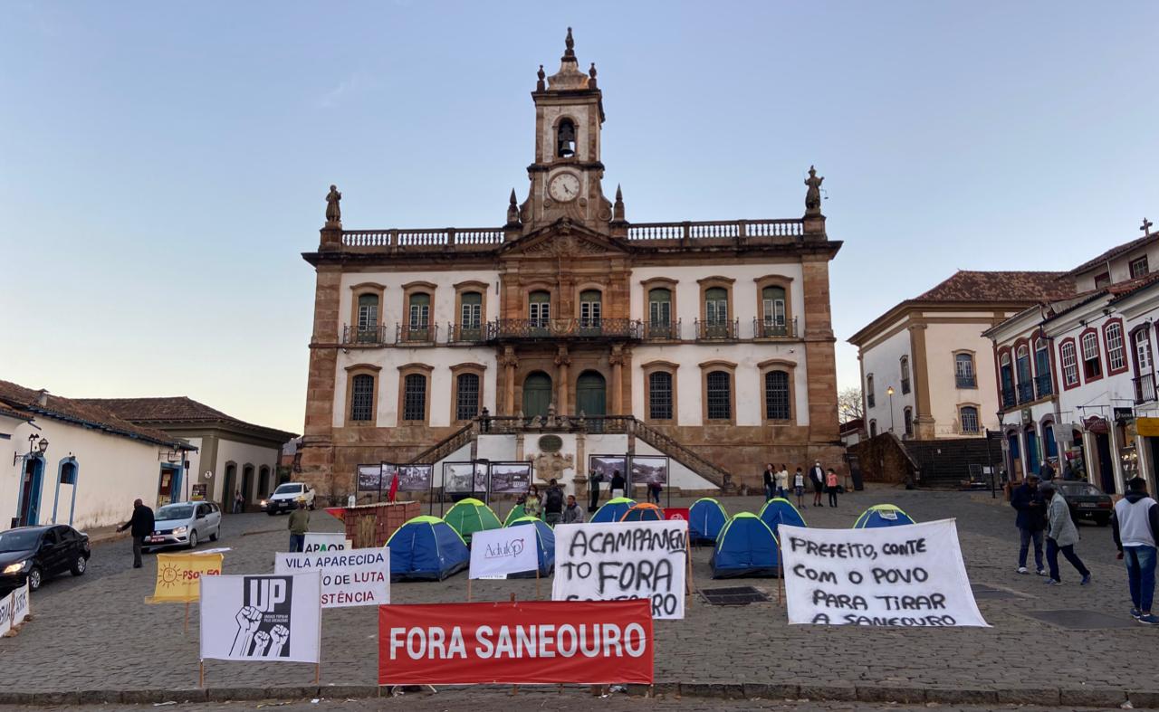 Acampamento realizado na Praça Tiradentes