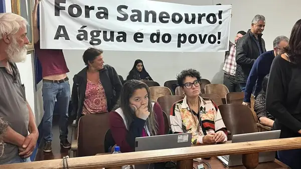 Deputados estaduais e vereadores se reuniram em Ouro Preto para discutir supostos preços abusivos na conta de água